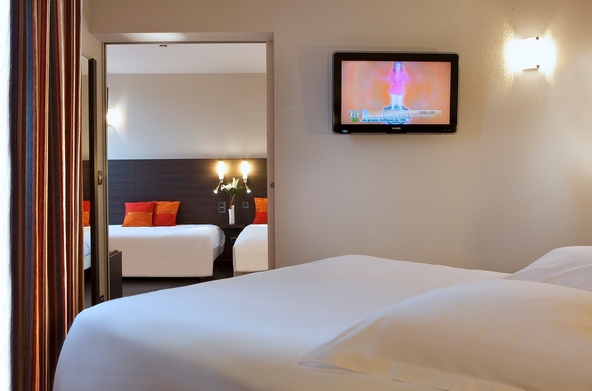 Deux chambres dans une chambre à l'Escale Oceania Nantes Aéroport