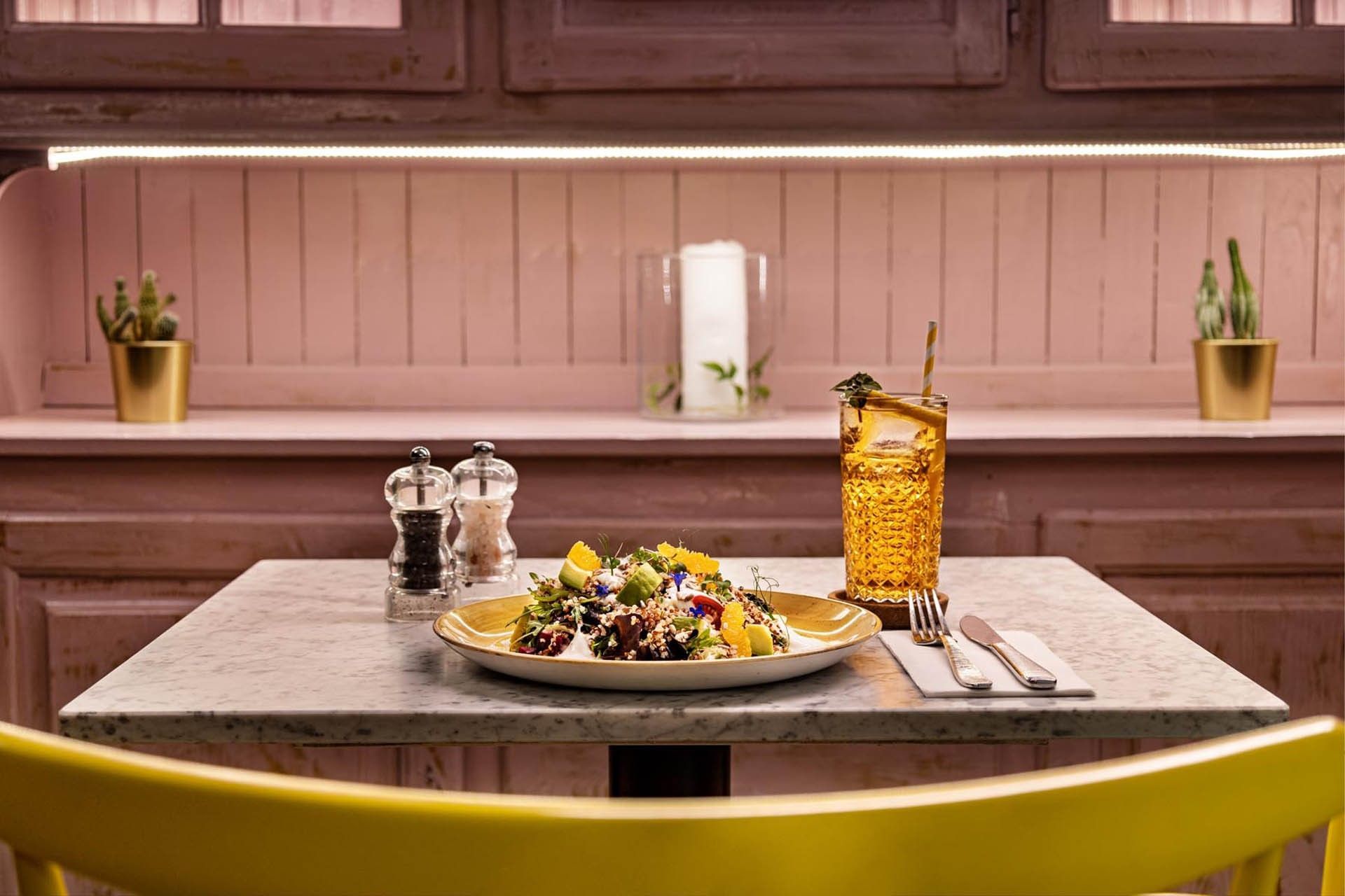 Fine dining at The Magnolia Hotel