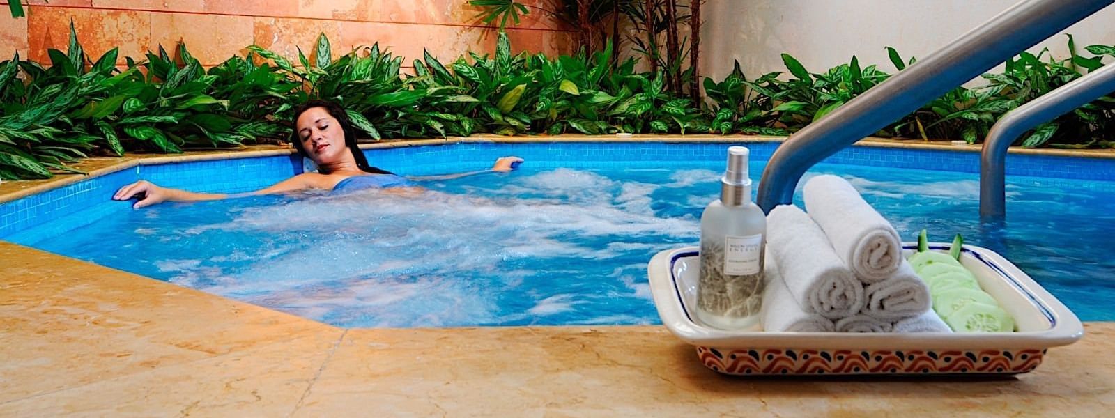 Hot tub at the Spa in Mundo Imperial