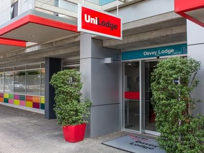 UniLodge @ ANU – Davey Lodge_Main Entrance
