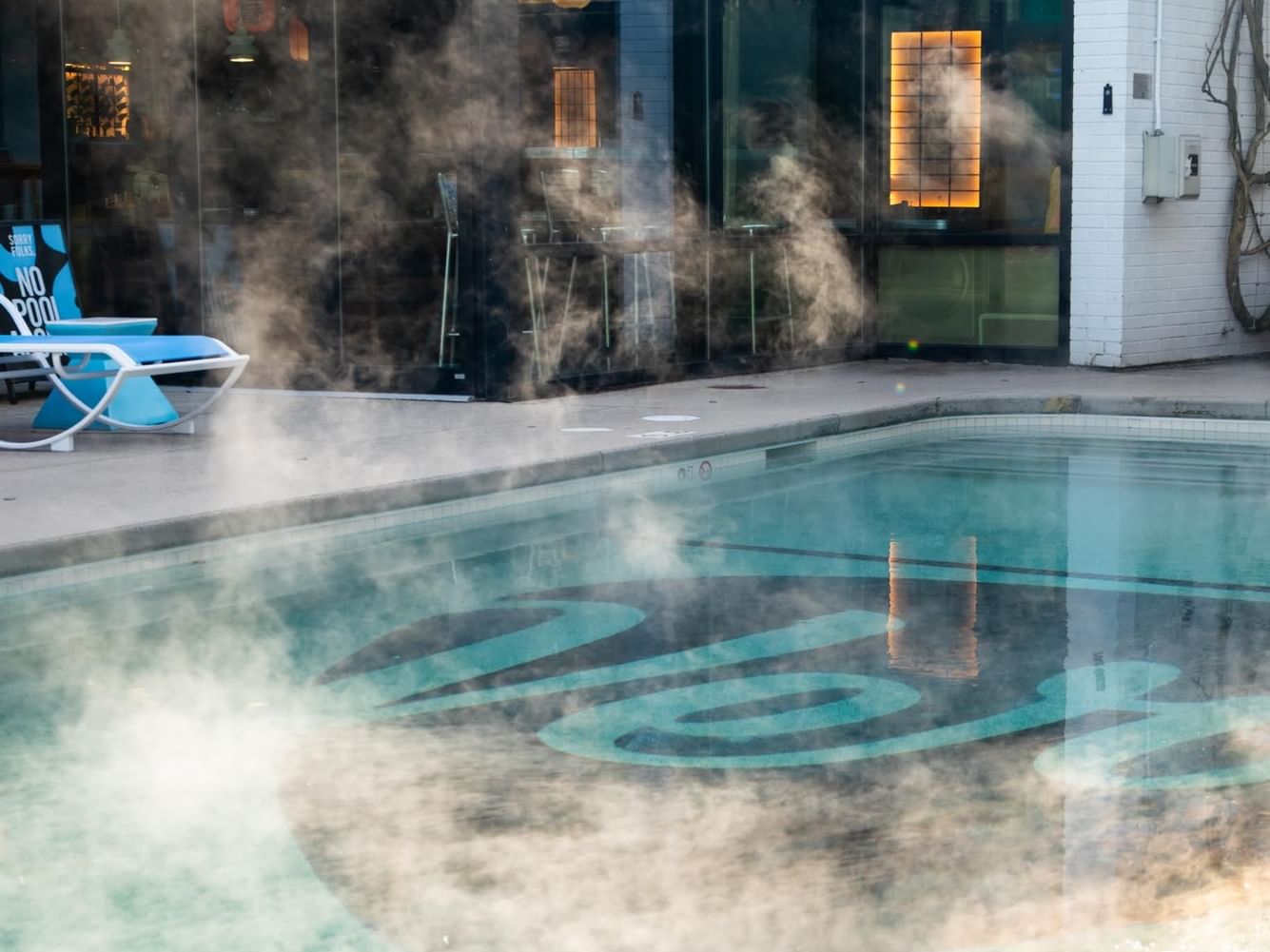 Pool w/ steam