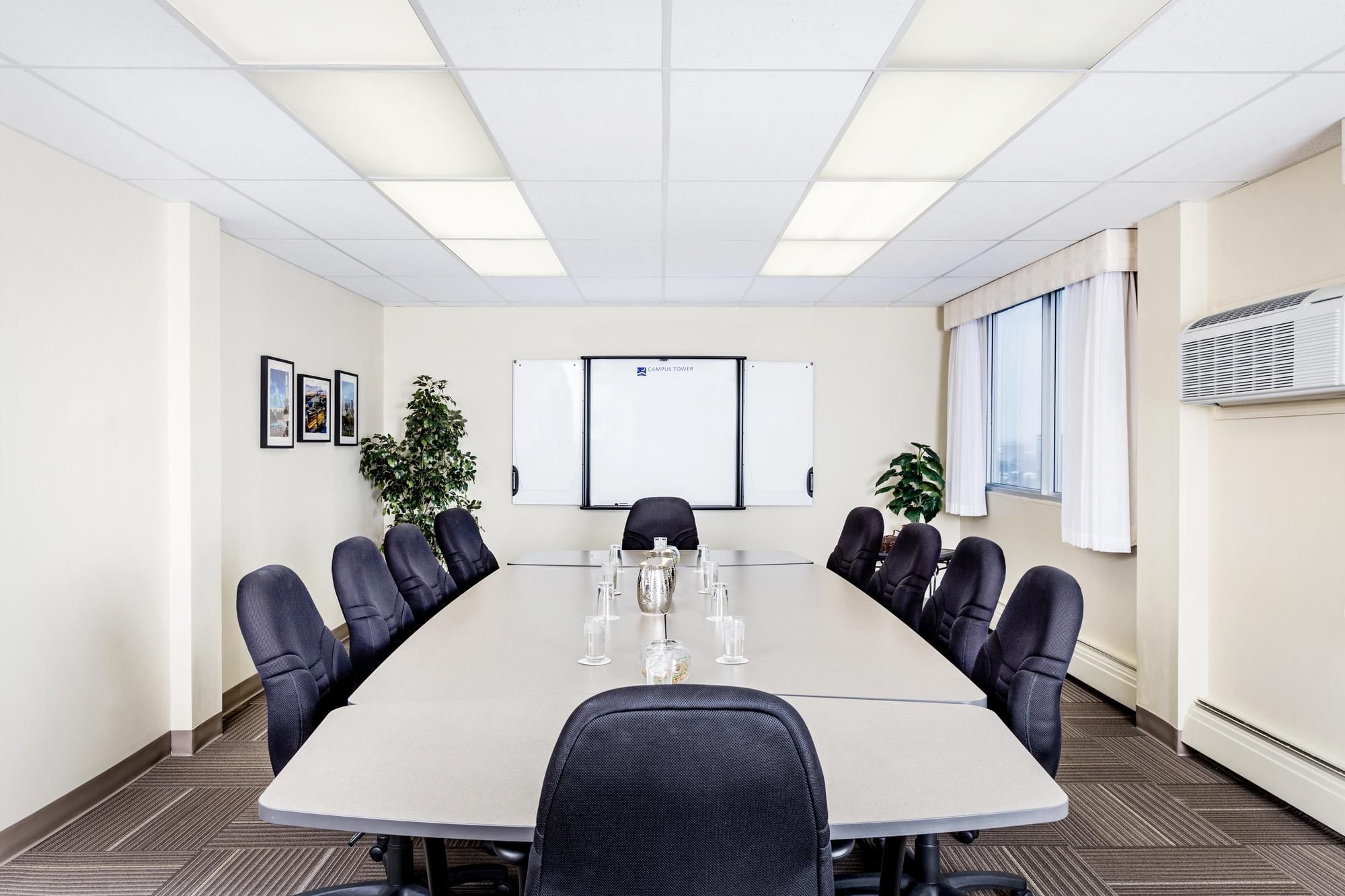 Campus Tower Suite Hotel - Boardroom