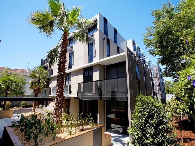 Student Living On Riversdale exterior