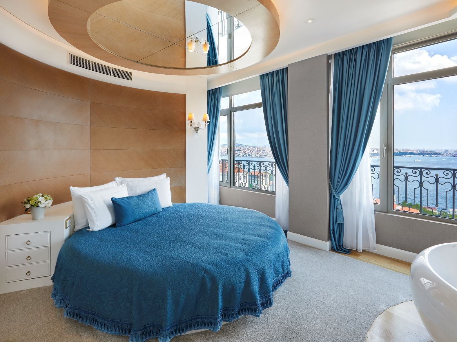 Business Suite with one bed at CVK Park Bosphorus Hotel