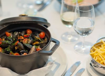 Moules marinières dish with wine served at Sternen Oerlikon