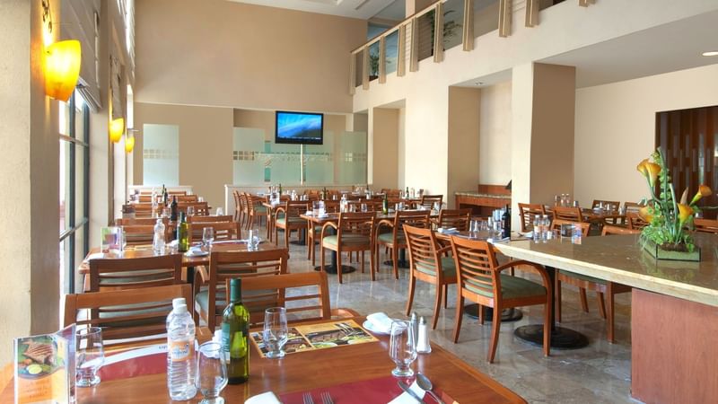 Dining table setting in a restaurant at FI Poza Rica