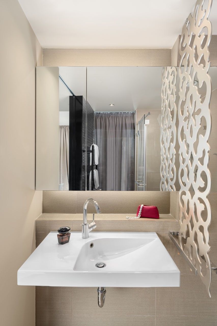 Bathroom at Zijin Hotel Belgrade
