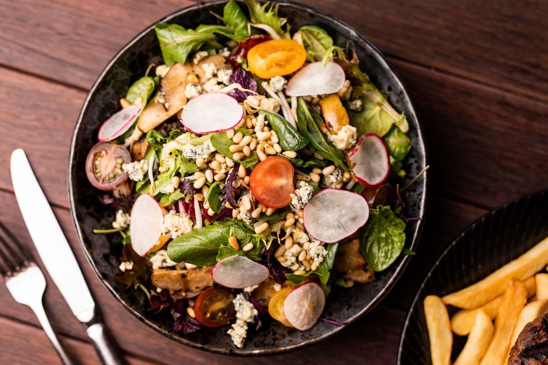 Hamers Bar & Bistro Relaxed Strahan Dining