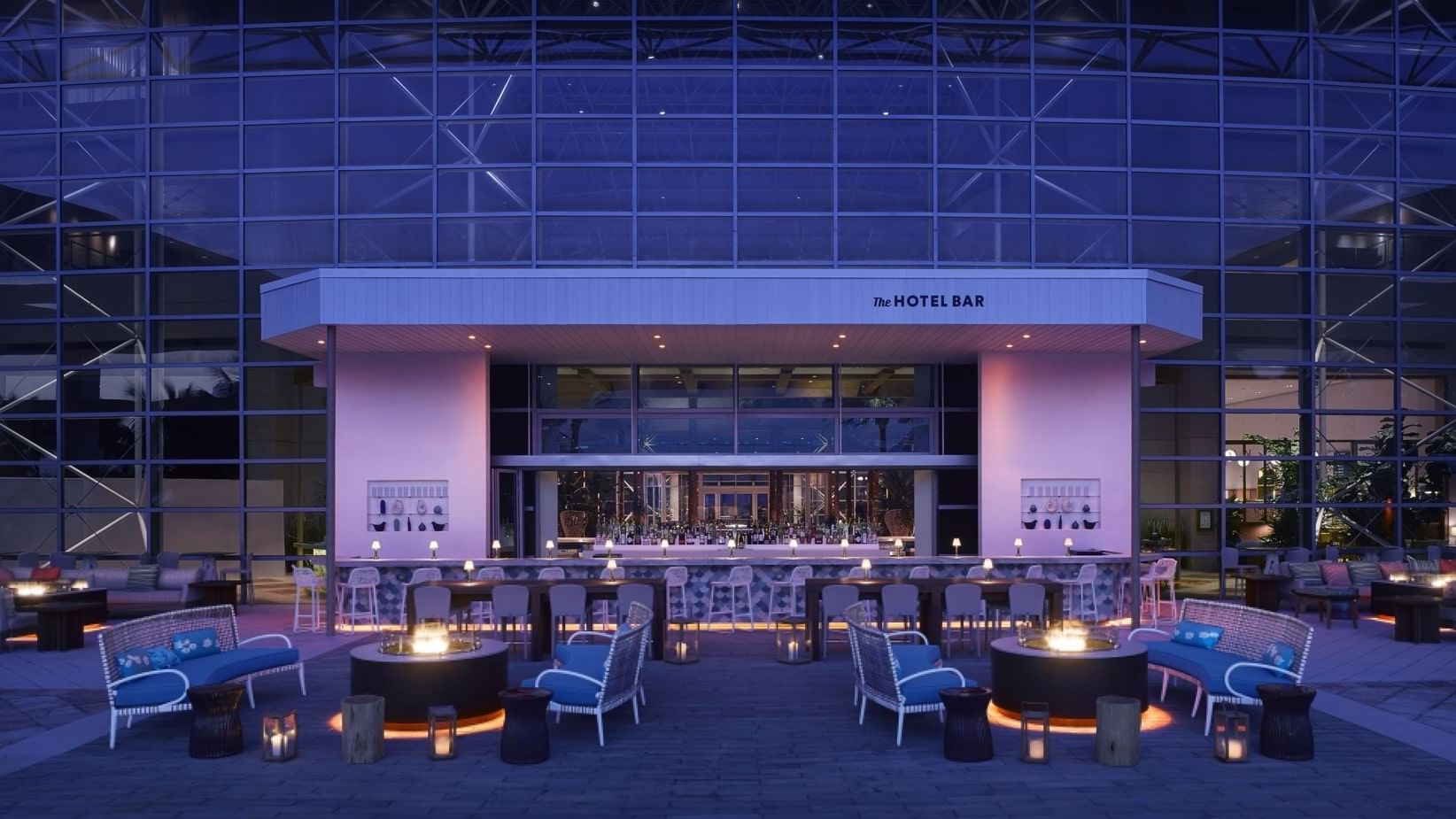 Outdoor dining area in The Hotel Bar at The Diplomat Resort