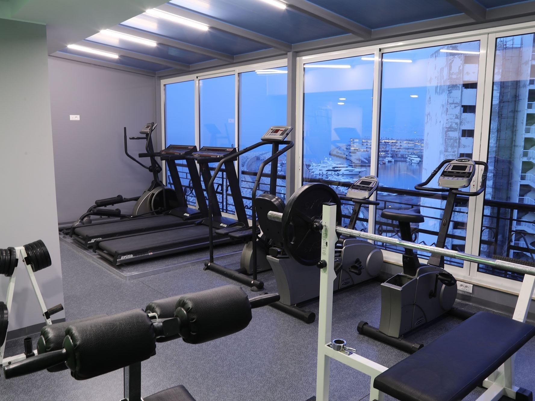 Services & Amenities