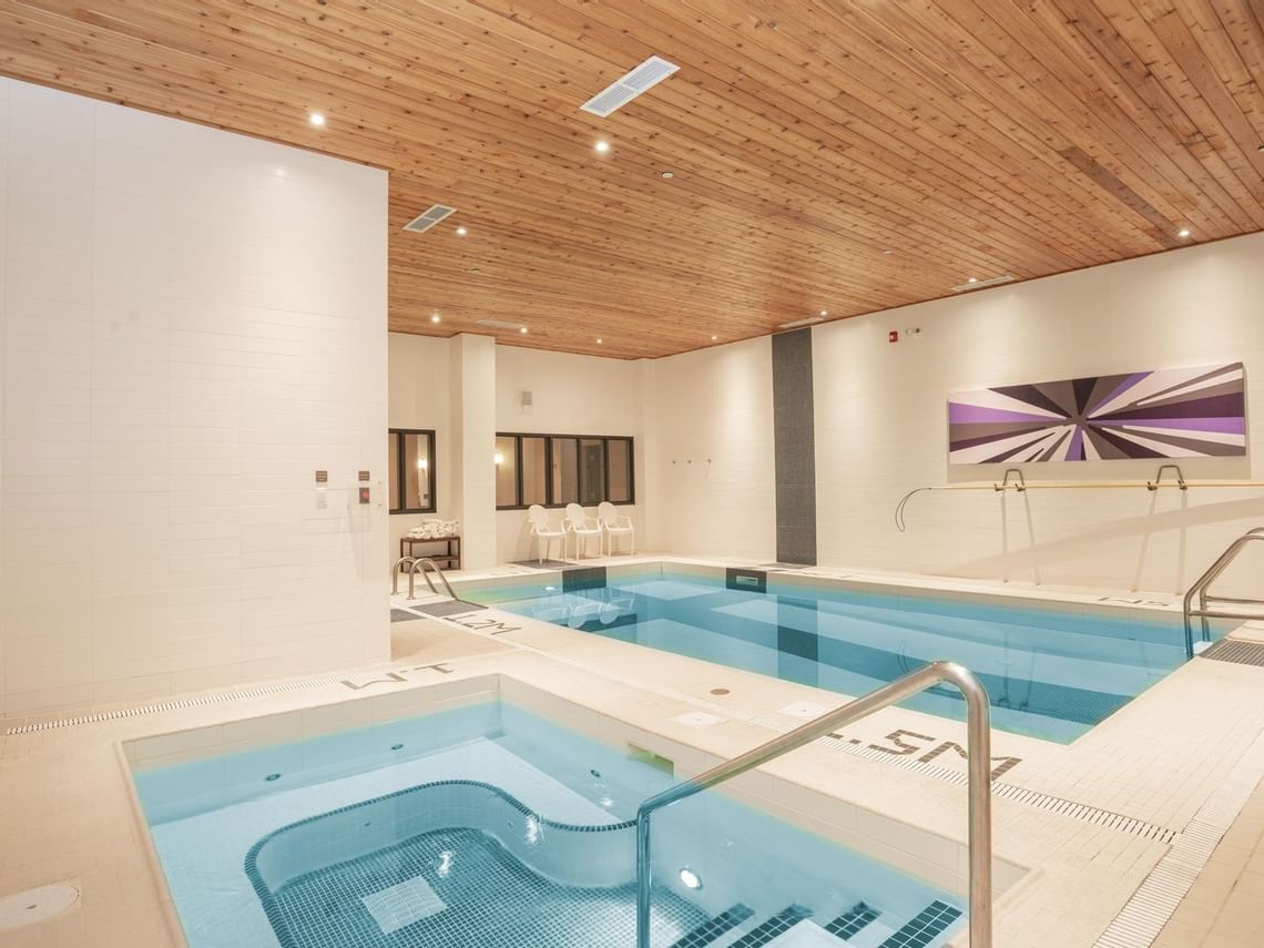 Indoor pool Sandman Signature Edmonton South Hotel