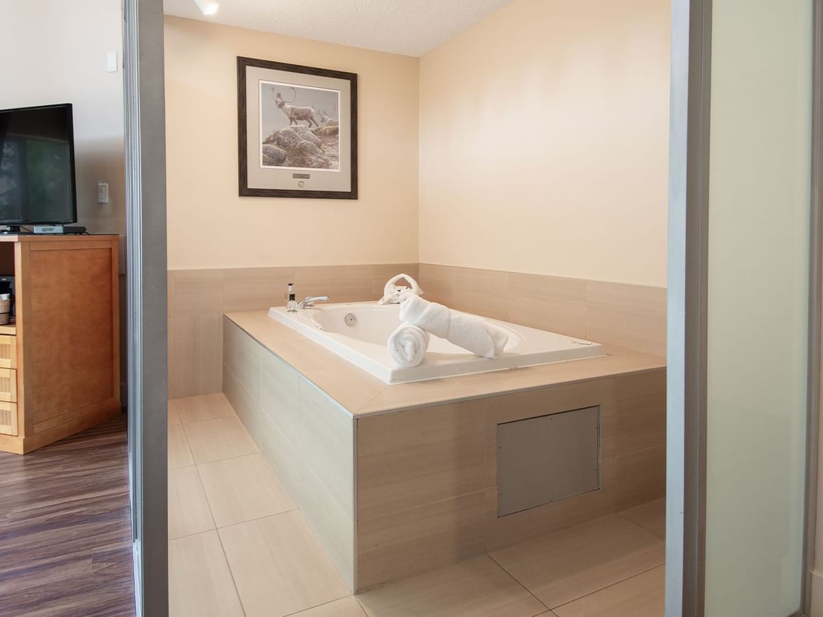 Hotel suite with a jetted tub