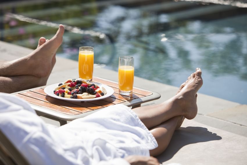 Drinks and fruits served by the pool at Topnotch Stowe Resort