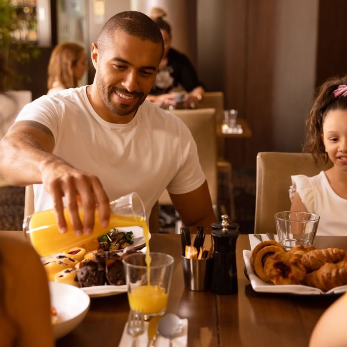 Novotel_Sydney_Parramatta_-_Breakfast_credit_Daniel_Boud_430