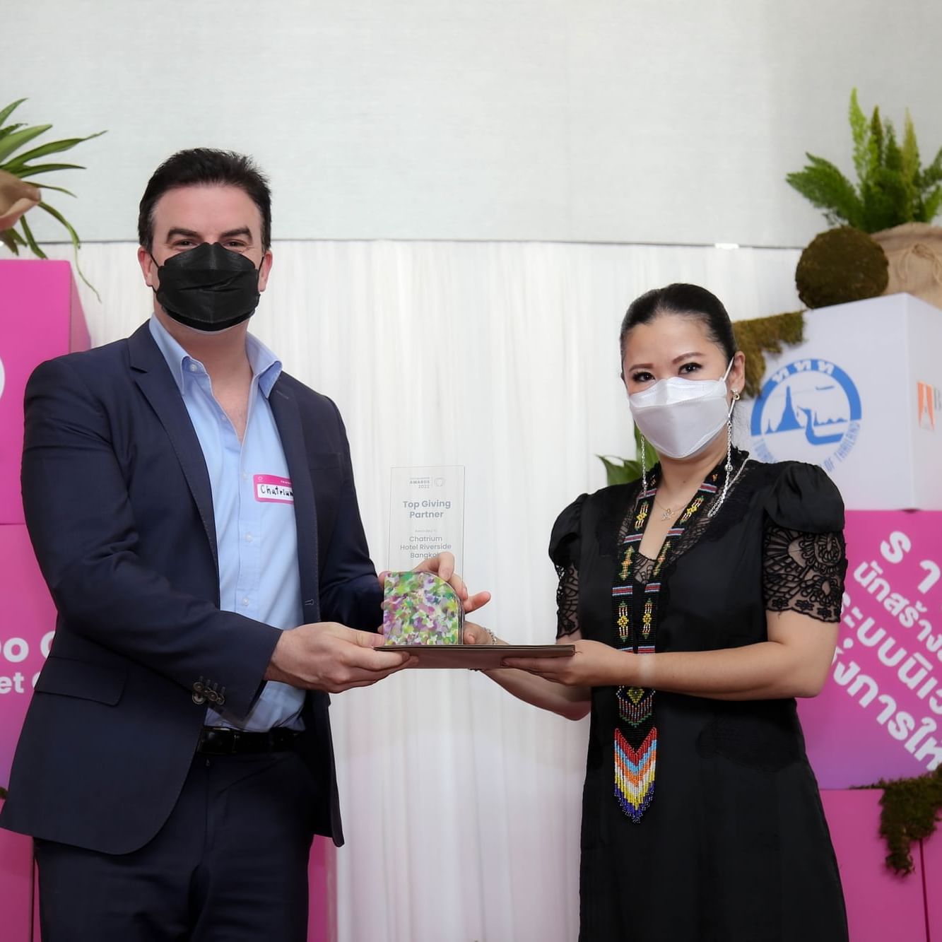 Presenting Socialgiver Awards 2022 at Chatrium Hotel Bangkok