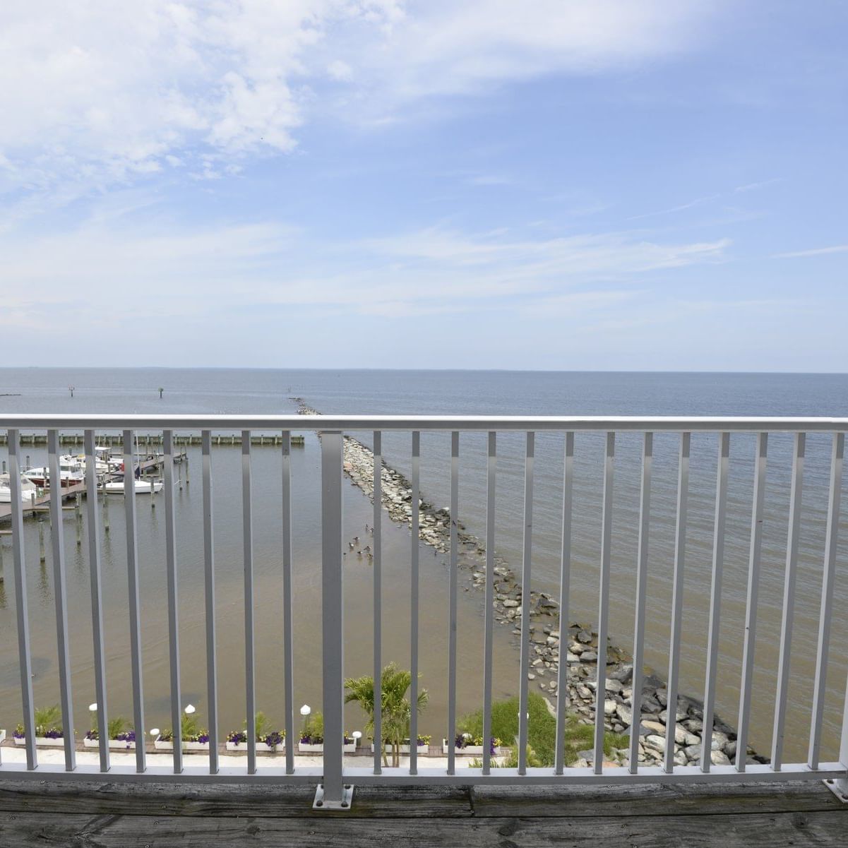 View of the marina from Junior Suite at Rod N Reel Resort 