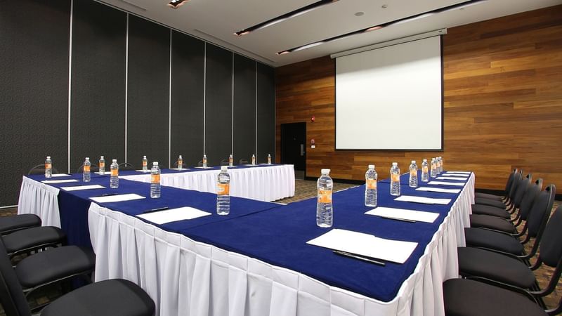 large u shape meeting room at Fiesta Inn Mérida