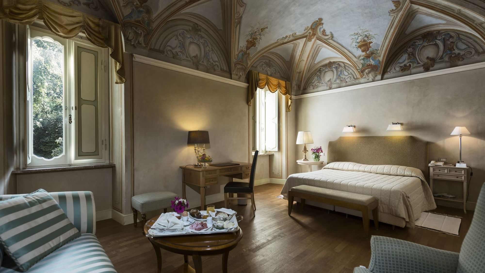 Camera dell'hotel 4 stelle con piscina a Perugia