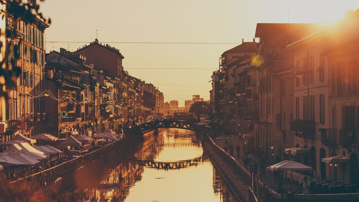 A Walking Tour of the Navigli Canals to Discover Old Milan 