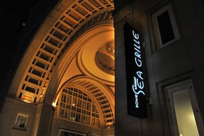 Rowes Wharf Sea Grille sign and entrance