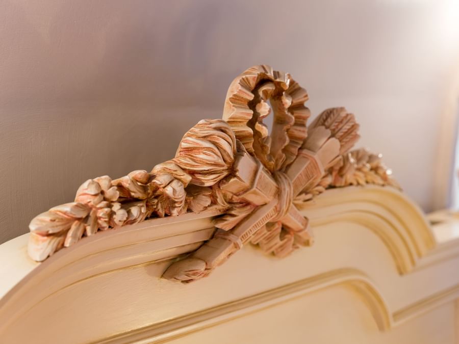 Closeup of a wood carve at Chateau de beaulieu et magnolia spa