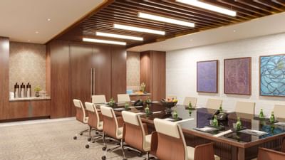Table arranged in a meeting room at Sunseeker Resort