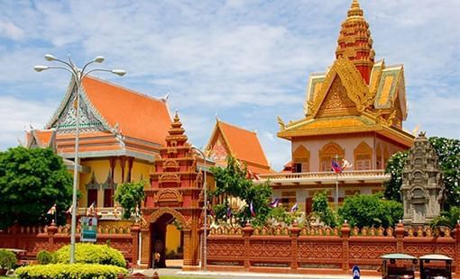 Wat Udnalaum Front View