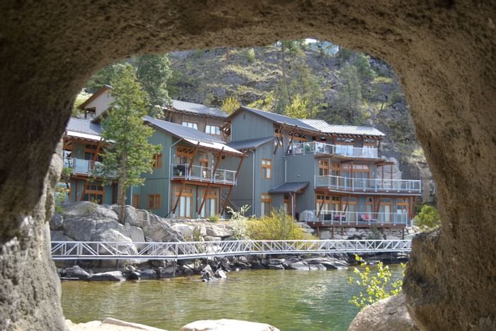 Outside view of bay villas at Outback Lakeside Vacation Homes
