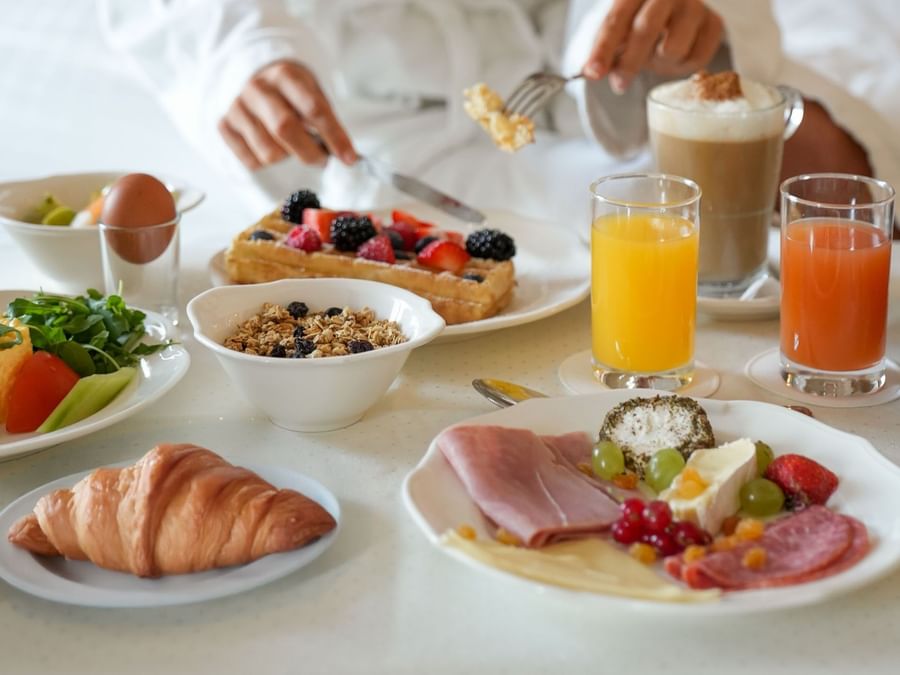RoomService_3