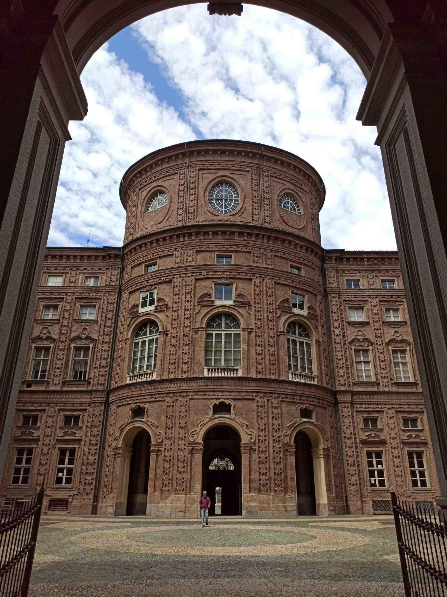 Le Residenze Sabaude di Torino, Palazzo Carignano
