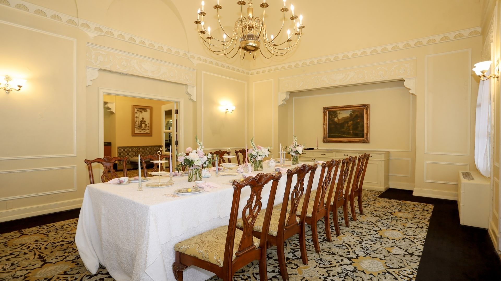 {item.first_photo.alt}