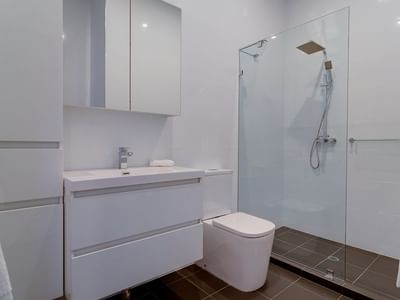 Student Living Thomas House Adelaide_Bathroom