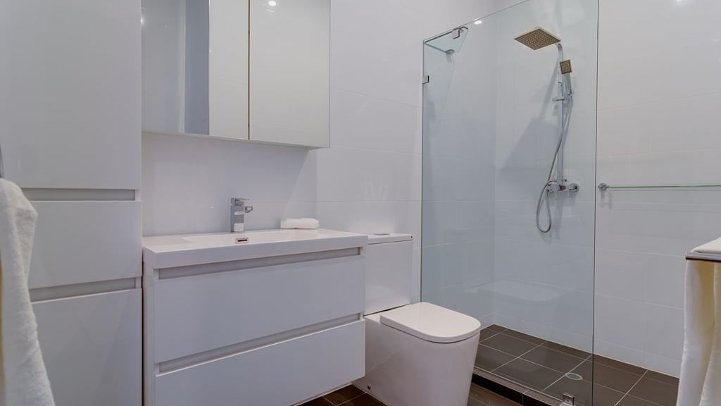 Student Living Thomas House Adelaide_Bathroom
