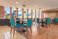 Coast Discovery Inn - Restaurant & Lounge