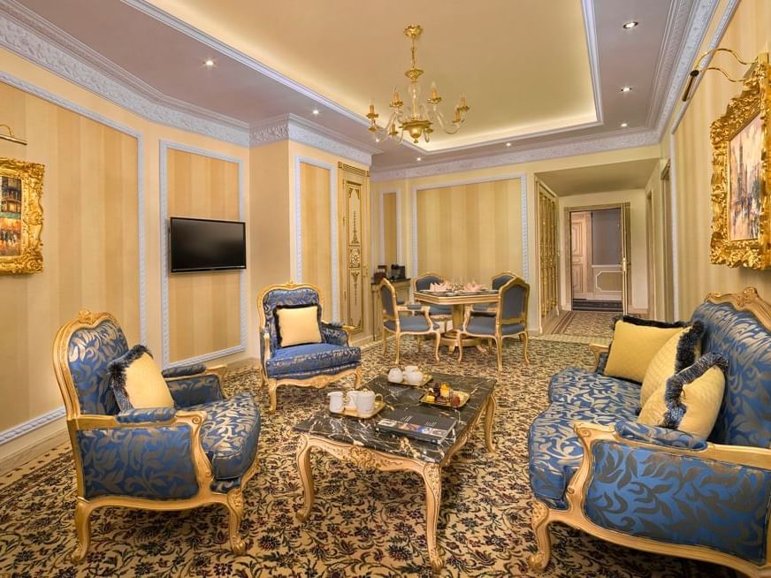 جناح روز في فندق رويال روز في أبو ظبي، الإمارات العربية المتحدة
