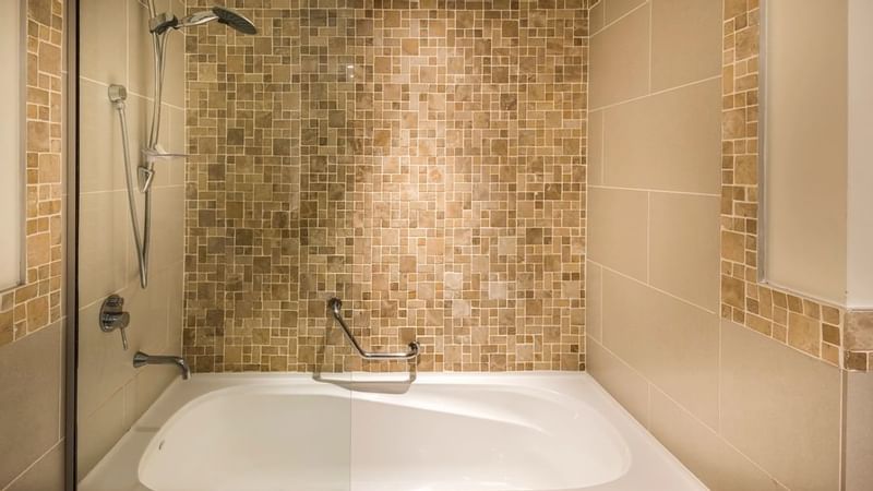 Bathroom bathtub in Warwick Suite at Warwick Fiji