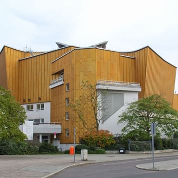 Außenansicht der Berliner Philharmonie in der Nähe des Sylter Hof Hotels in Berlin