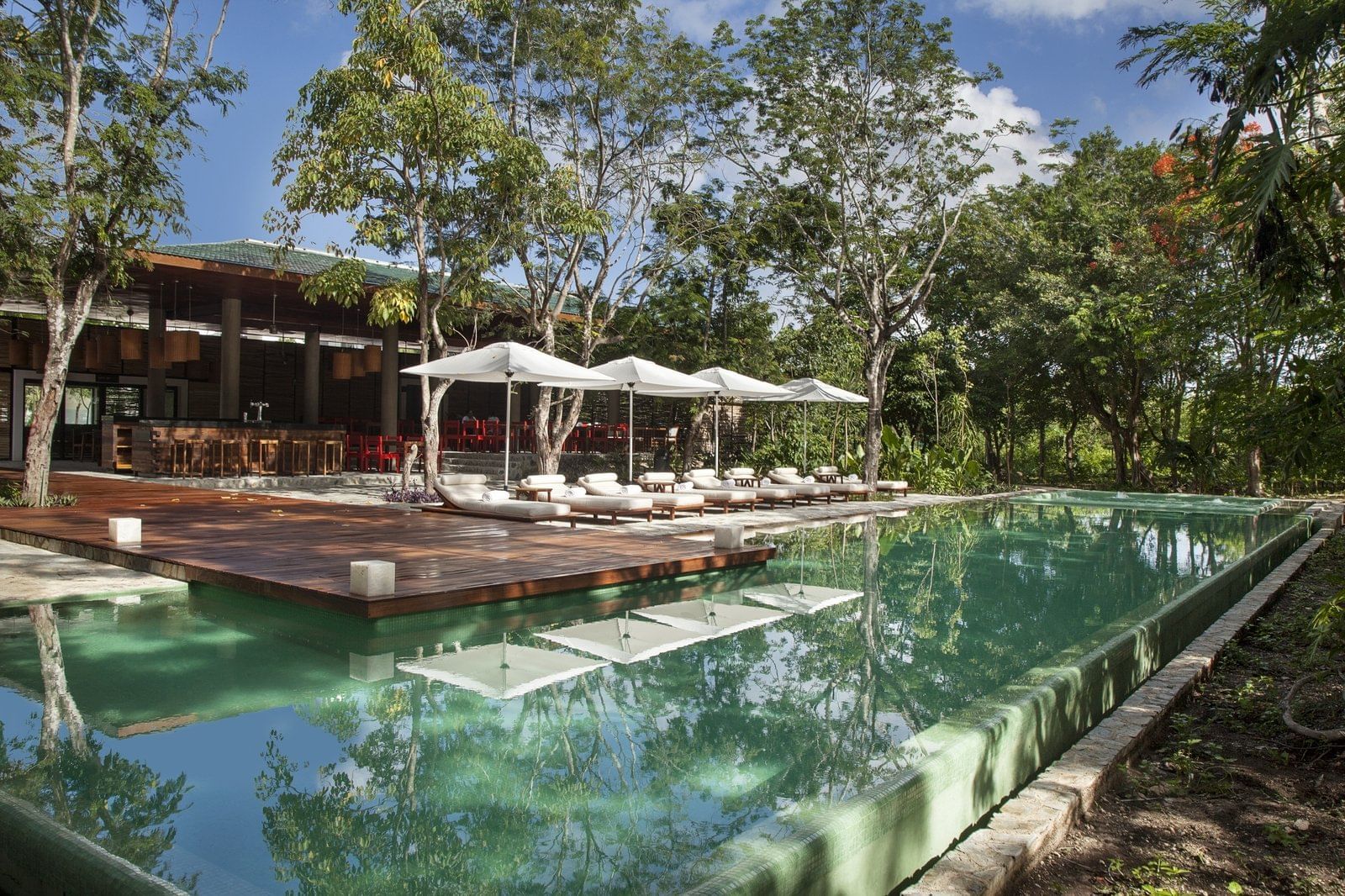 Restaurante Lool Kan cerca de la piscina al aire libre en The Explorean Cozumel