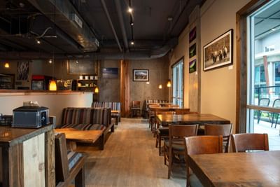  labaguette Sutton Place Hotel Revelstoke 