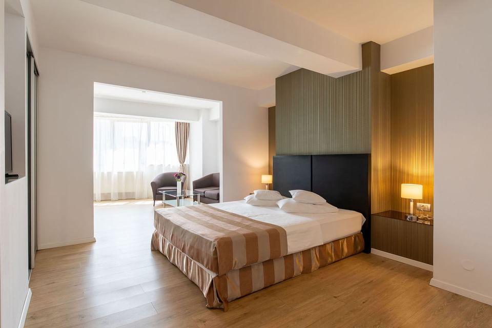 Deluxe Queen Room at Parliament Hotel in Bucharest