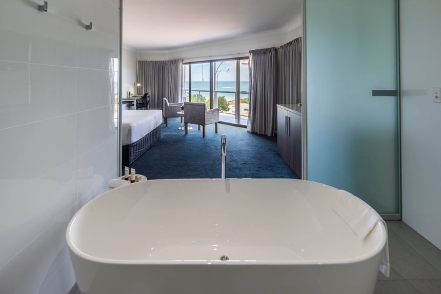 Bathtub in Ocean Centre Suite at Ocean Centre Hotel