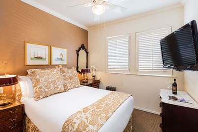 Standard Double Room with one bed at Pine Inn
