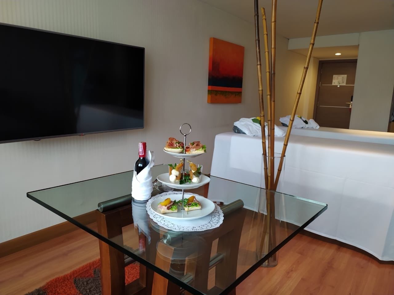 Food and wine served in Harmony Deluxe at Bogotá Plaza Hotel