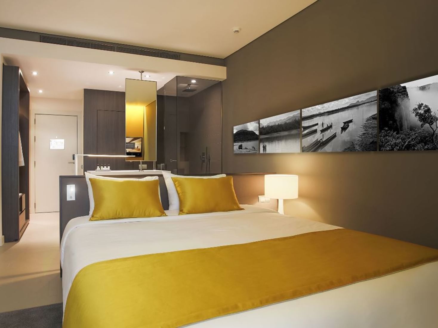 Room at Noom Hotel Abidjan Plateau