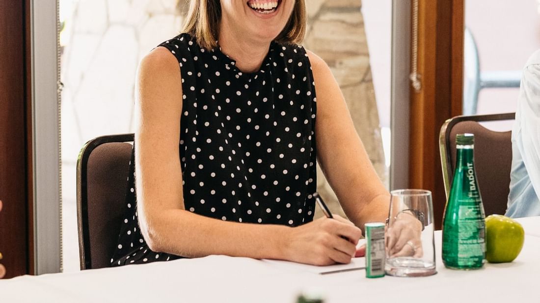 Lady in Maleluca Conference, Pullman Palm Cove Sea Resort