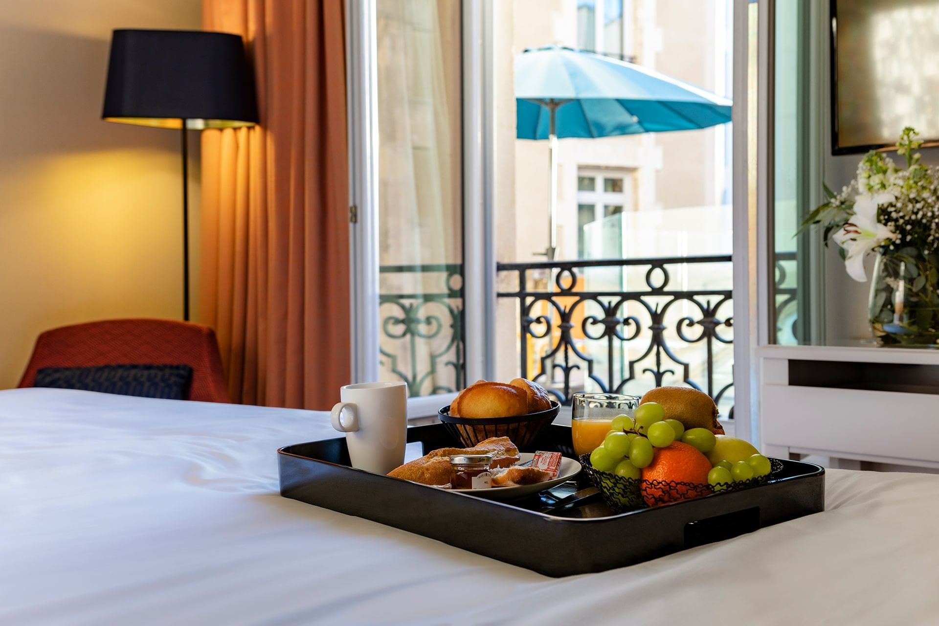 Plateau de petit-déjeuner sur le lit, Oceania Le Métropole Montpellier
