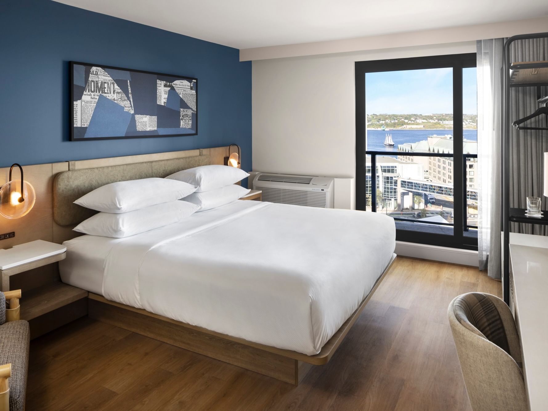 Elite Harbourview Guest Room, 1 King Bed