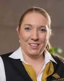 Nicole Schunert, Receptionist