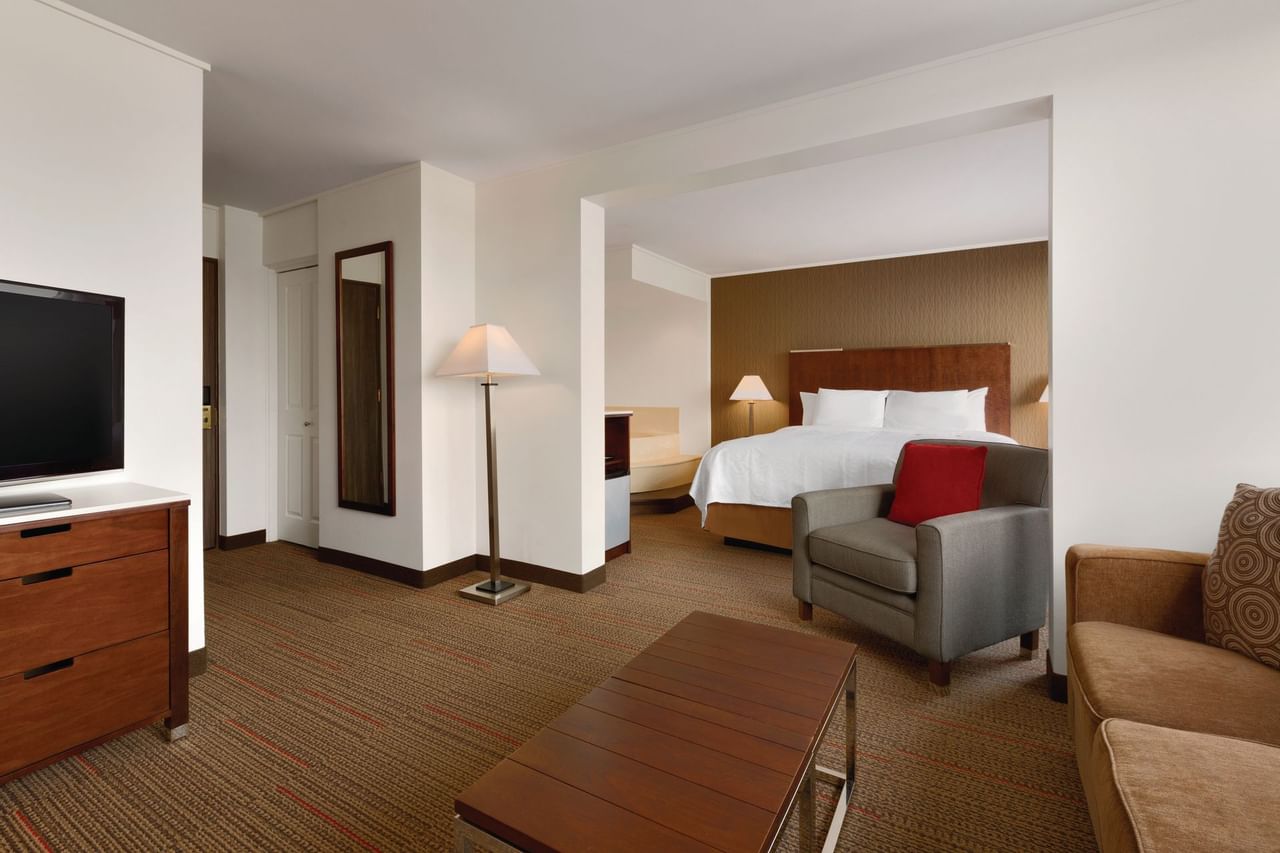 Coast Discovery Inn - Honeymoon Suite(2)