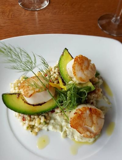 scallops and avocado